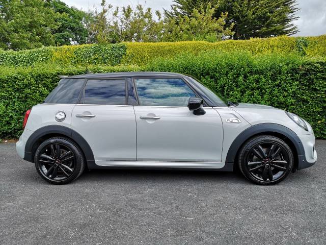 2020 Mini Hatchback 𝐕𝐄𝐇𝐈𝐂𝐋𝐄 𝐑𝐄𝐒𝐄𝐑𝐕𝐄𝐃 2.0 Cooper S Sport II 5dr