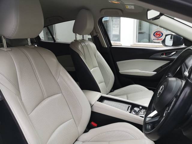 2018 Mazda 3 𝐕𝐄𝐇𝐈𝐂𝐋𝐄 𝐑𝐄𝐒𝐄𝐑𝐕𝐄𝐃 2.2d Sport Nav 5dr Auto