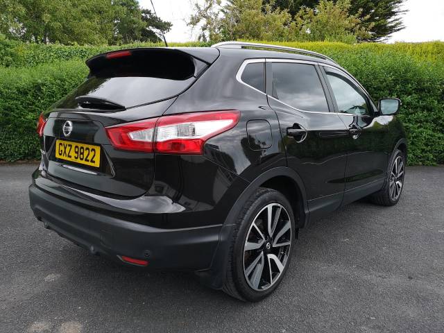 2015 Nissan Qashqai 𝐕𝐄𝐇𝐈𝐂𝐋𝐄 𝐑𝐄𝐒𝐄𝐑𝐕𝐄𝐃 1.6 dCi Tekna 5dr Xtronic