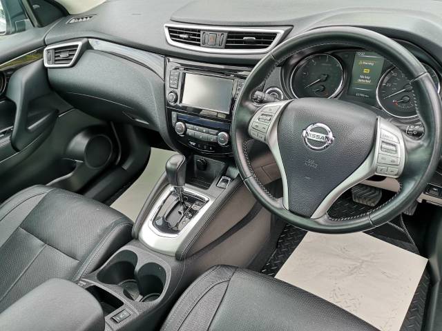 2015 Nissan Qashqai 𝐕𝐄𝐇𝐈𝐂𝐋𝐄 𝐑𝐄𝐒𝐄𝐑𝐕𝐄𝐃 1.6 dCi Tekna 5dr Xtronic