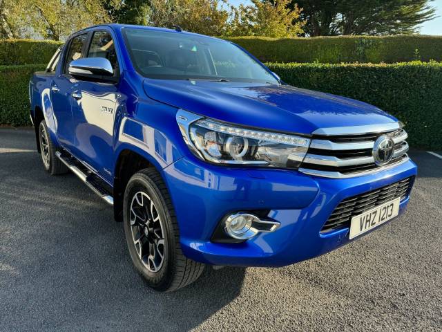 2017 Toyota Hilux 2.4 𝐕𝐄𝐇𝐈𝐂𝐋𝐄 𝐑𝐄𝐒𝐄𝐑𝐕𝐄𝐃