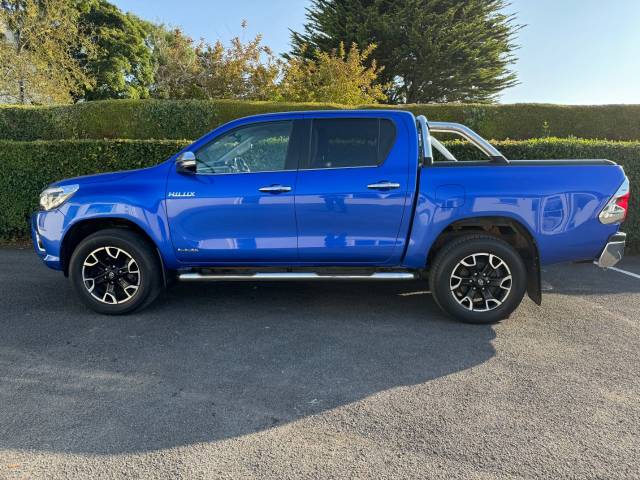 2017 Toyota Hilux 2.4 𝐕𝐄𝐇𝐈𝐂𝐋𝐄 𝐑𝐄𝐒𝐄𝐑𝐕𝐄𝐃