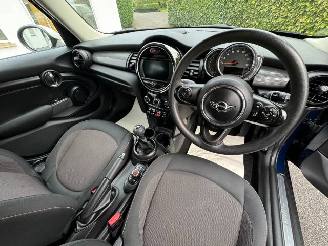 2018 Mini Hatchback 1.5 𝐕𝐄𝐇𝐈𝐂𝐋𝐄 𝐑𝐄𝐒𝐄𝐑𝐕𝐄𝐃