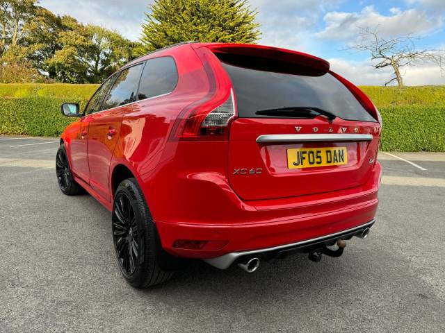 2015 Volvo XC60 2.0 𝐕𝐄𝐇𝐈𝐂𝐋𝐄 𝐑𝐄𝐒𝐄𝐑𝐕𝐄𝐃 D4 R DESIGN Lux Nav