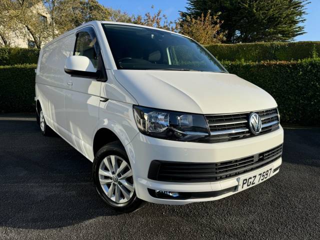 Volkswagen Transporter 2.0 𝐕𝐄𝐇𝐈𝐂𝐋𝐄 𝐑𝐄𝐒𝐄𝐑𝐕𝐄𝐃 Panel Van Diesel White