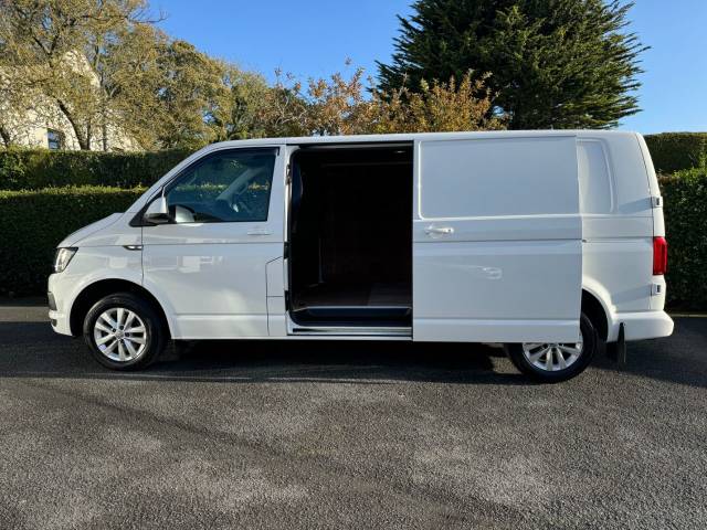 2020 Volkswagen Transporter 2.0 𝐕𝐄𝐇𝐈𝐂𝐋𝐄 𝐑𝐄𝐒𝐄𝐑𝐕𝐄𝐃