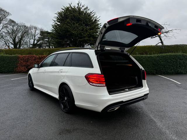 2016 Mercedes-Benz E Class 3.0 𝐕𝐄𝐇𝐈𝐂𝐋𝐄 𝐑𝐄𝐒𝐄𝐑𝐕𝐄𝐃 E350 BlueTEC AMG Night Ed Premium 5dr 9G-Tronic