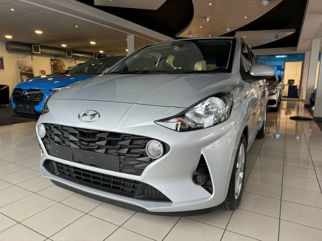 2022 Hyundai i10 1.0 𝐕𝐄𝐇𝐈𝐂𝐋𝐄 𝐑𝐄𝐒𝐄𝐑𝐕𝐄𝐃