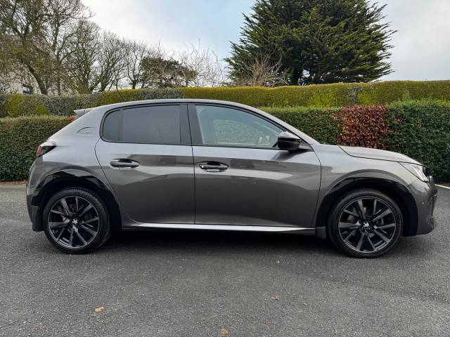 2021 Peugeot 208 1.2 𝐕𝐄𝐇𝐈𝐂𝐋𝐄 𝐑𝐄𝐒𝐄𝐑𝐕𝐄𝐃