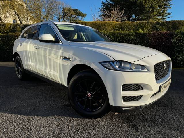 Jaguar F-Pace 2.0 𝐕𝐄𝐇𝐈𝐂𝐋𝐄 𝐑𝐄𝐒𝐄𝐑𝐕𝐄𝐃 Estate Diesel White