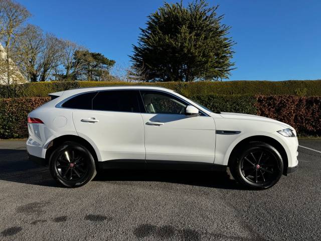 2016 Jaguar F-Pace 2.0 𝐕𝐄𝐇𝐈𝐂𝐋𝐄 𝐑𝐄𝐒𝐄𝐑𝐕𝐄𝐃