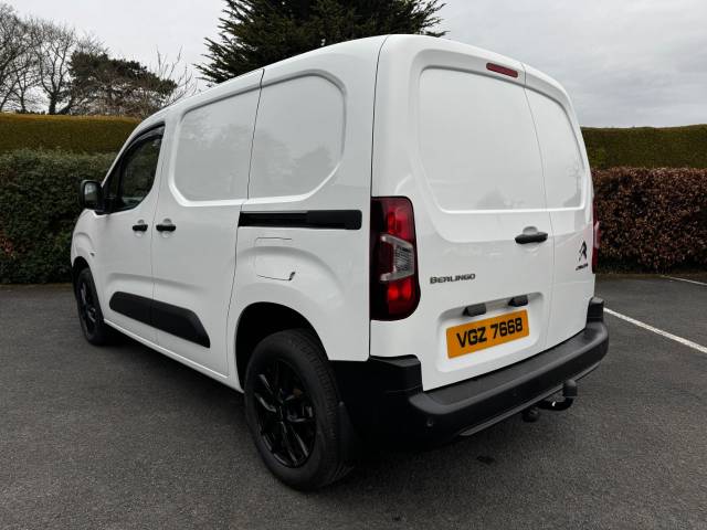 2021 Citroen Berlingo 1.5 𝐕𝐄𝐇𝐈𝐂𝐋𝐄 𝐑𝐄𝐒𝐄𝐑𝐕𝐄𝐃