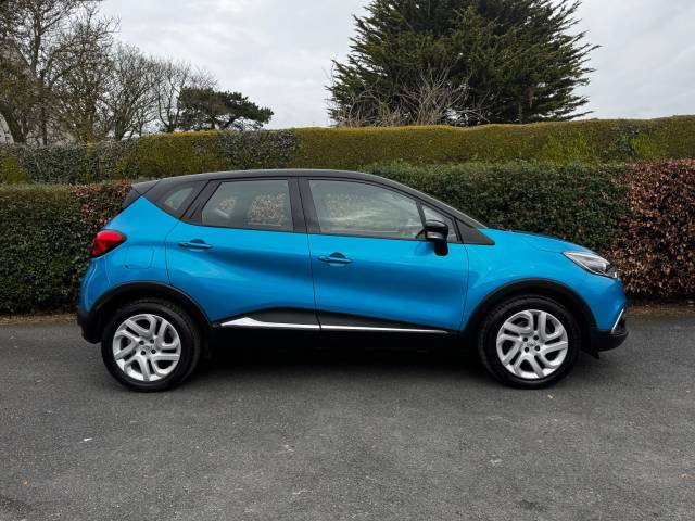 2017 Renault Captur 1.5 𝐕𝐄𝐇𝐈𝐂𝐋𝐄 𝐑𝐄𝐒𝐄𝐑𝐕𝐄𝐃