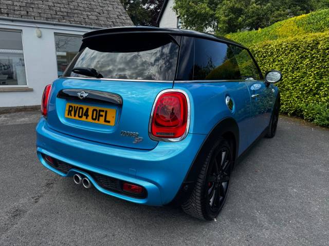 2018 Mini Hatchback 2.0 𝐕𝐄𝐇𝐈𝐂𝐋𝐄 𝐑𝐄𝐒𝐄𝐑𝐕𝐄𝐃