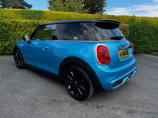 2018 Mini Hatchback 2.0 𝐕𝐄𝐇𝐈𝐂𝐋𝐄 𝐑𝐄𝐒𝐄𝐑𝐕𝐄𝐃