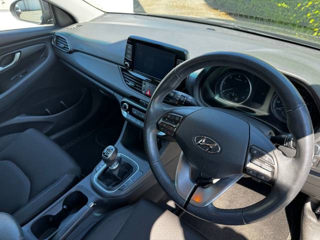 2021 Hyundai i30 1.6 𝐕𝐄𝐇𝐈𝐂𝐋𝐄 𝐑𝐄𝐒𝐄𝐑𝐕𝐄𝐃