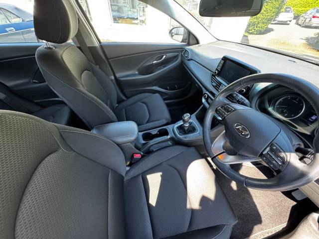 2021 Hyundai i30 1.6 𝐕𝐄𝐇𝐈𝐂𝐋𝐄 𝐑𝐄𝐒𝐄𝐑𝐕𝐄𝐃