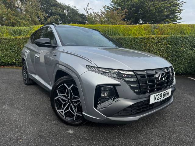 Hyundai Tucson 1.6 𝐕𝐄𝐇𝐈𝐂𝐋𝐄 𝐑𝐄𝐒𝐄𝐑𝐕𝐄𝐃 Estate Petrol / Electric Hybrid Silver