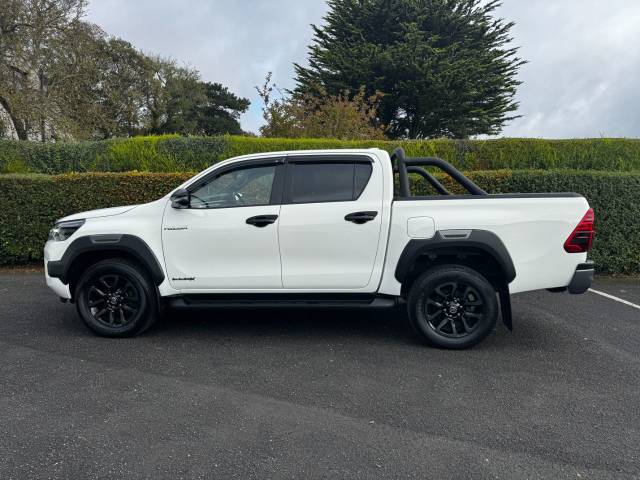 2022 Toyota Hilux 2.8 𝐕𝐄𝐇𝐈𝐂𝐋𝐄 𝐑𝐄𝐒𝐄𝐑𝐕𝐄𝐃