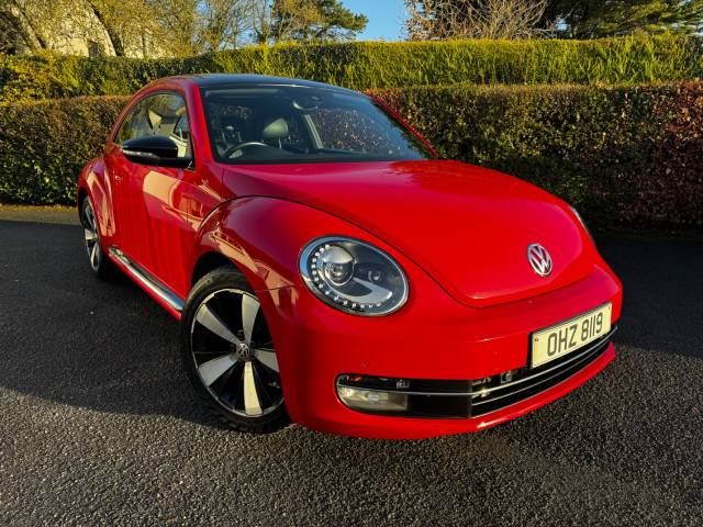 Volkswagen Beetle 1.4 𝐕𝐄𝐇𝐈𝐂𝐋𝐄 𝐑𝐄𝐒𝐄𝐑𝐕𝐄𝐃 Hatchback Petrol Red