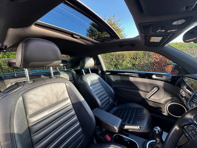 2012 Volkswagen Beetle 1.4 𝐕𝐄𝐇𝐈𝐂𝐋𝐄 𝐑𝐄𝐒𝐄𝐑𝐕𝐄𝐃