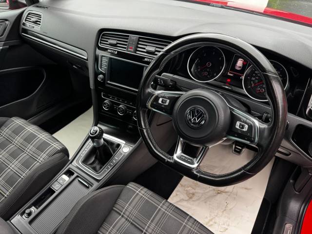 2017 Volkswagen Golf 2.0 𝐕𝐄𝐇𝐈𝐂𝐋𝐄 𝐑𝐄𝐒𝐄𝐑𝐕𝐄𝐃